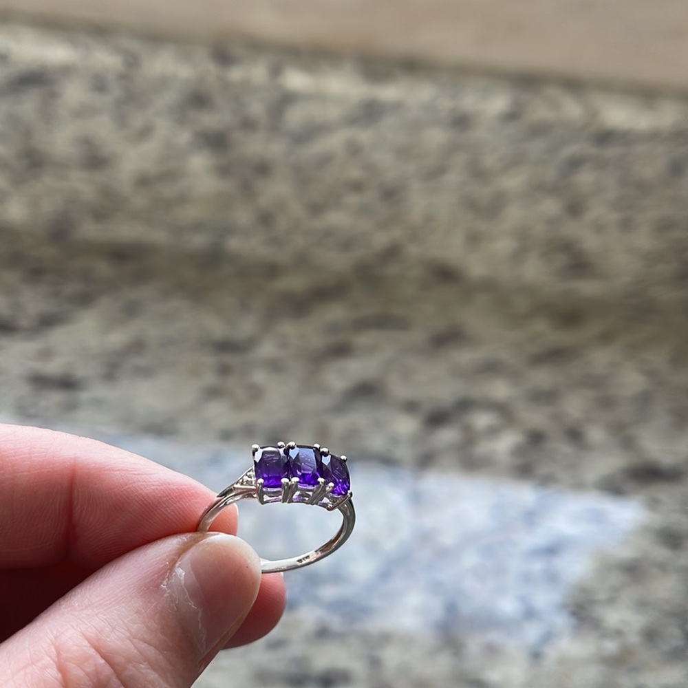 3 stone Amethyst ring - Picture 5 of 5